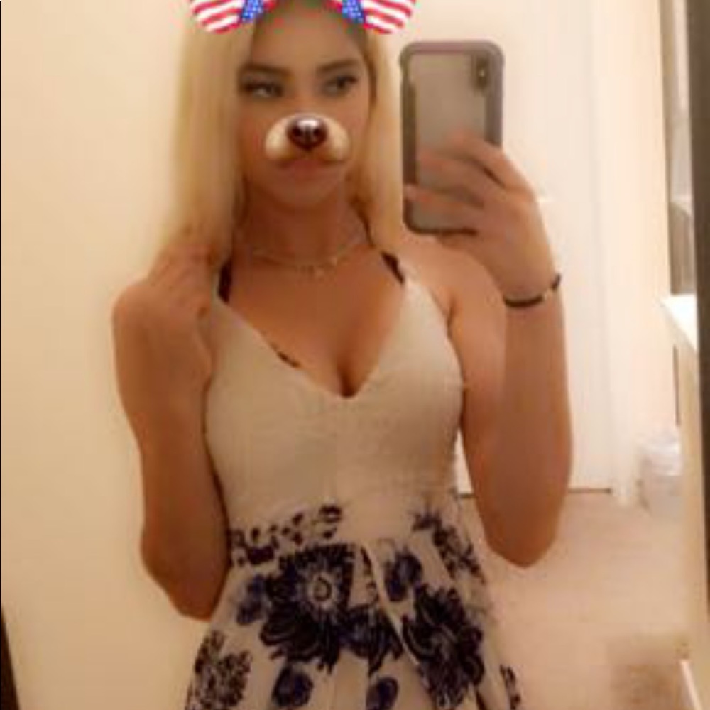 Flowy cute romper 🦋 - Picture 2 of 5